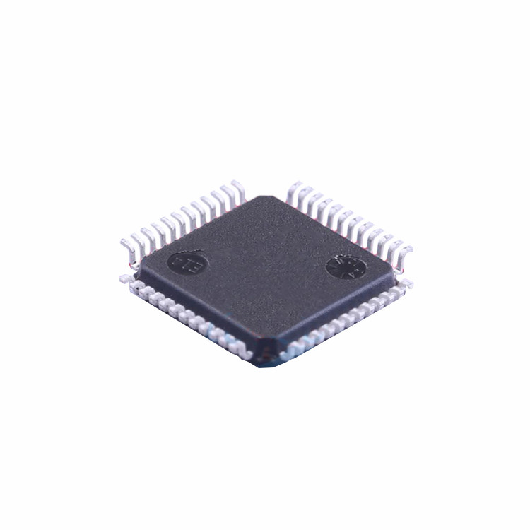 元のSTM32F030CCT6TRの腕MCU 32はICが集積回路STM32F030CCT6TRを欠く電子部品をかんだ