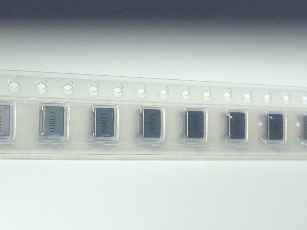 ACT45R-101-2P-TL001    SMDの集積回路の破片ICの真新しい原物   未使用