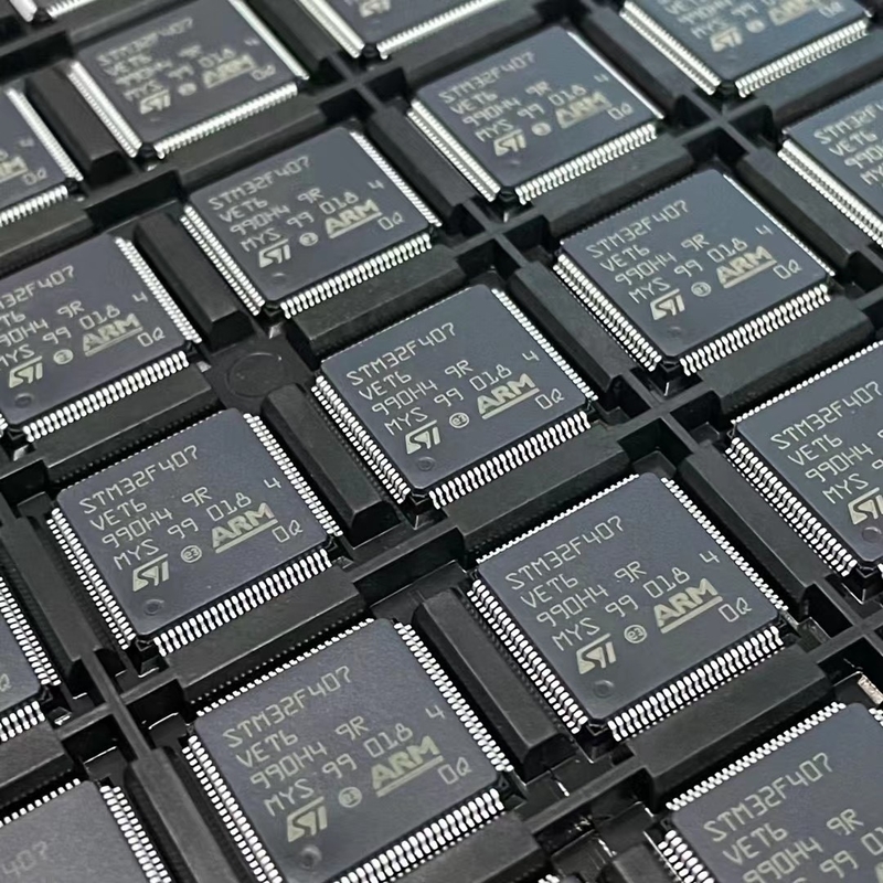 標準的な48-LQFP STM32L071CBT6の集積回路の腕の皮質M0+ MCU 32ビット128KB LQFP48 MicrocontrollerOriginal
