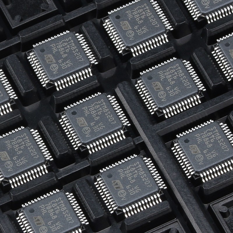 Chuangyunxinyuanの電気供給構成の電子工学の原物およびICの破片STM STM8L052C6 STM8L052 STM8L052C6T6