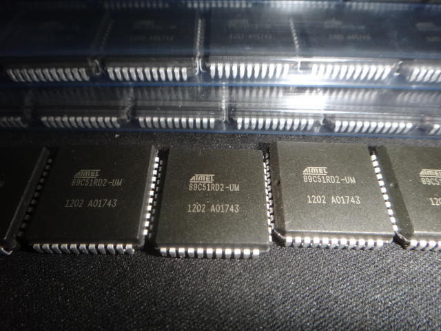 集積回路の破片ICのマイクロ制御回路真新しい元の未使用AT89C51RD2-UM PLCC44