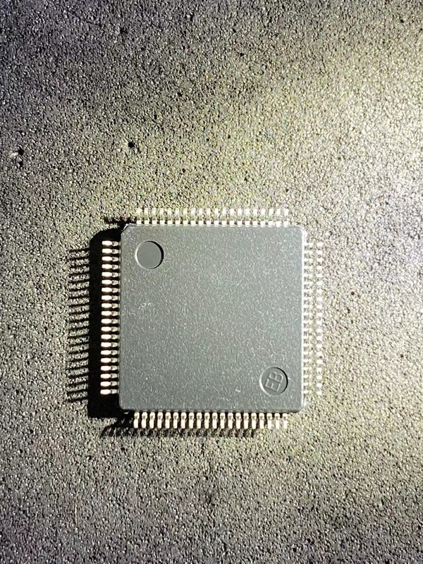 未使用LPC1758FBD80 QFP80の集積回路の破片ICのマイクロ制御回路真新しい原物