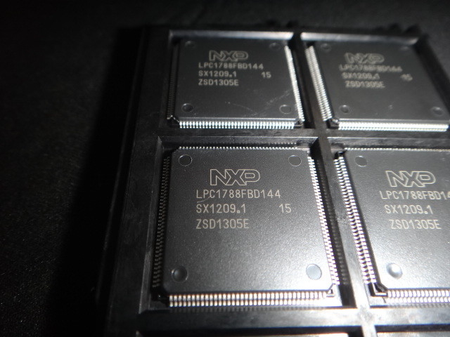 未使用LPC1788FBD144 QFP144の集積回路の破片ICのマイクロ制御回路真新しい原物