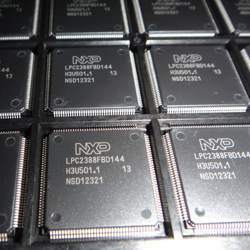 未使用LPC2388FBD144 QFP144の集積回路の破片ICのマイクロ制御回路真新しい原物