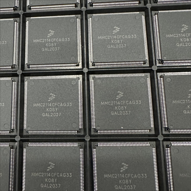 MMC2114CFCAG   LQFP144   未使用集積回路の破片ICのマイクロ制御回路真新しい原物
